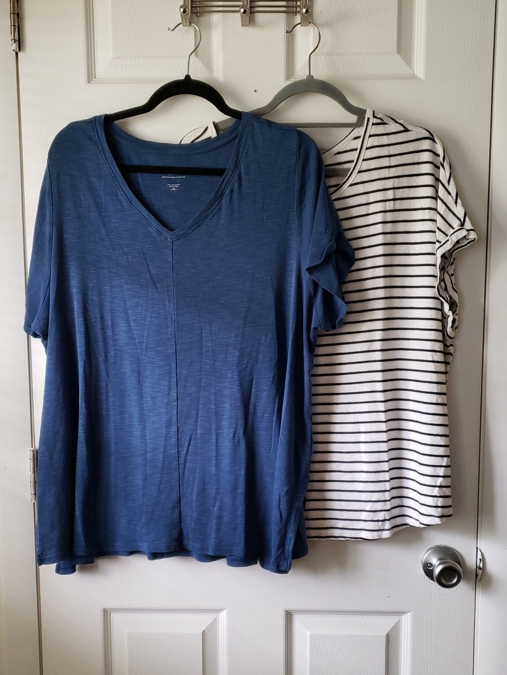 Lot Of 2, J. Jill Blue V-Neck Short Sleeve Top, And Buffalo Exchange Knit Top.
